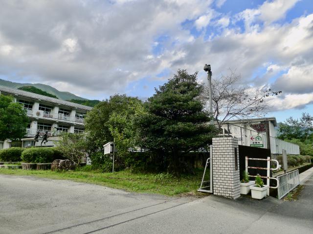 精華小学校は残った