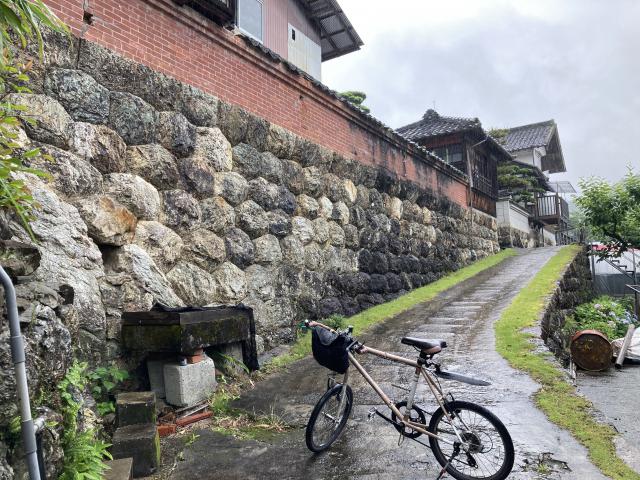 日高村、チャートの精緻な石積み
