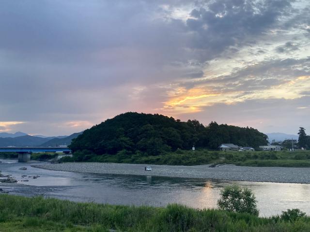 カミの丘とムロの丘