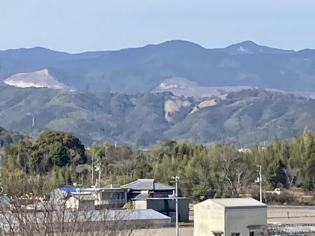 平野から見た斉藤牧場