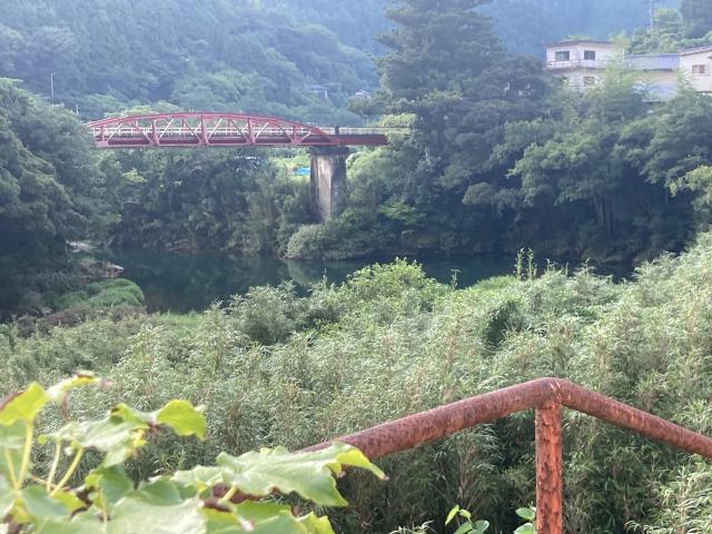 「平和橋」は両岸の平和