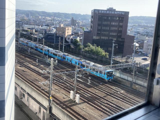 生乳、練乳、貨物列車のタンクコンテナ